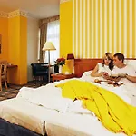 Schieferhof - Glaslust 4*