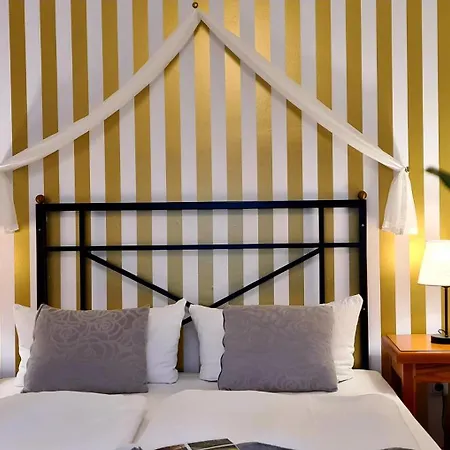 Schieferhof - Glaslust ノイウハウス・アム・レンヴェーク