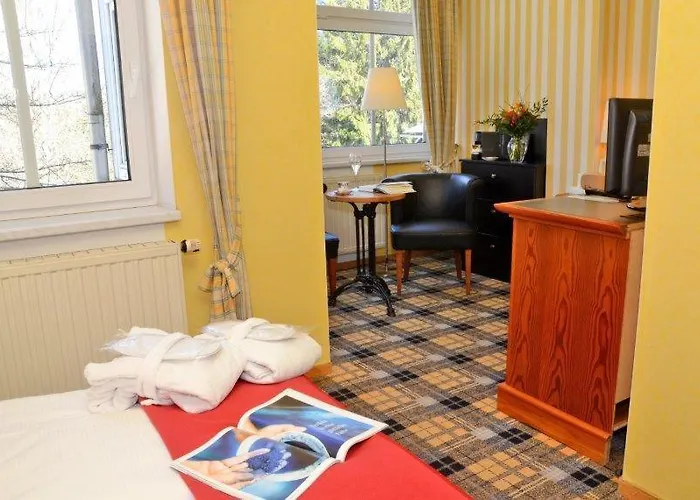 ホテル Schieferhof - Glaslust 4*