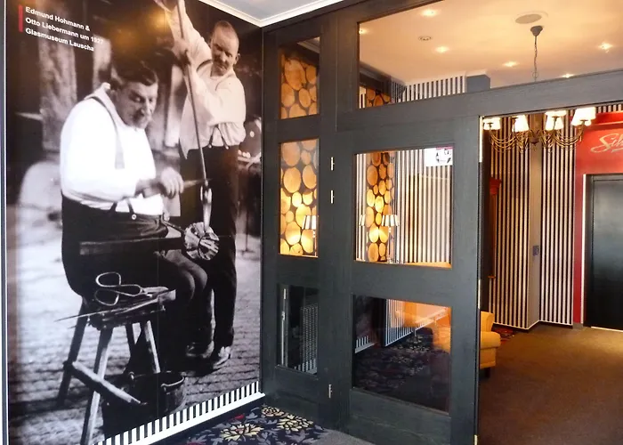 ホテル Schieferhof - Glaslust ノイウハウス・アム・レンヴェーク