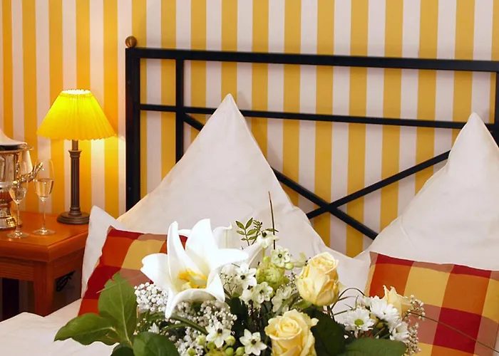 Schieferhof - Glaslust ノイウハウス・アム・レンヴェーク