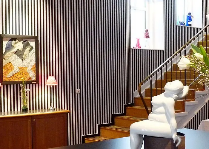 Schieferhof - Glaslust ホテル ノイウハウス・アム・レンヴェーク