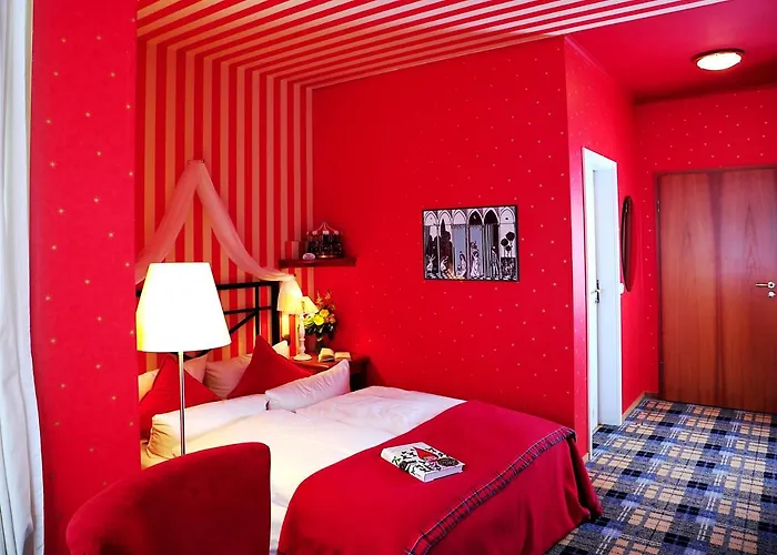 Schieferhof - Glaslust ホテル ノイウハウス・アム・レンヴェーク